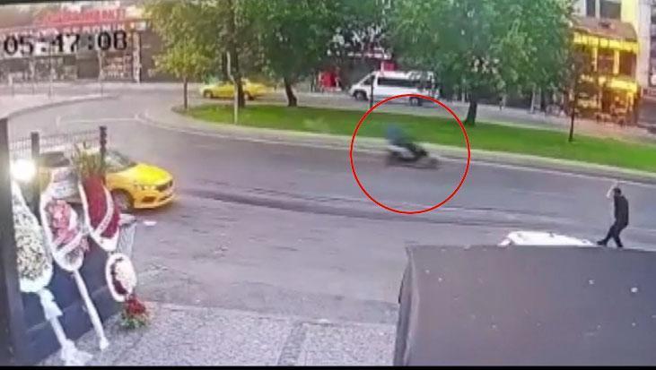 Beyoğlu'nda haraç almak için iş yeri kurşunladılar! O anlar anbean kamerada