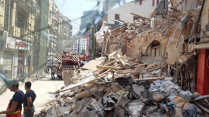 Beyrut’ta enkaz altındaki kişiyi kurtarma çalışmaları yeniden başladı
