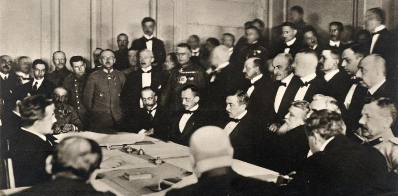 Brest Litovsk Antlaşması nedir? Hangi ülkeler arasında imzalanmıştır? Brest Litovsk Antlaşması sonucunda ne oldu? 1. dünya savaşı itilaf devletleri..