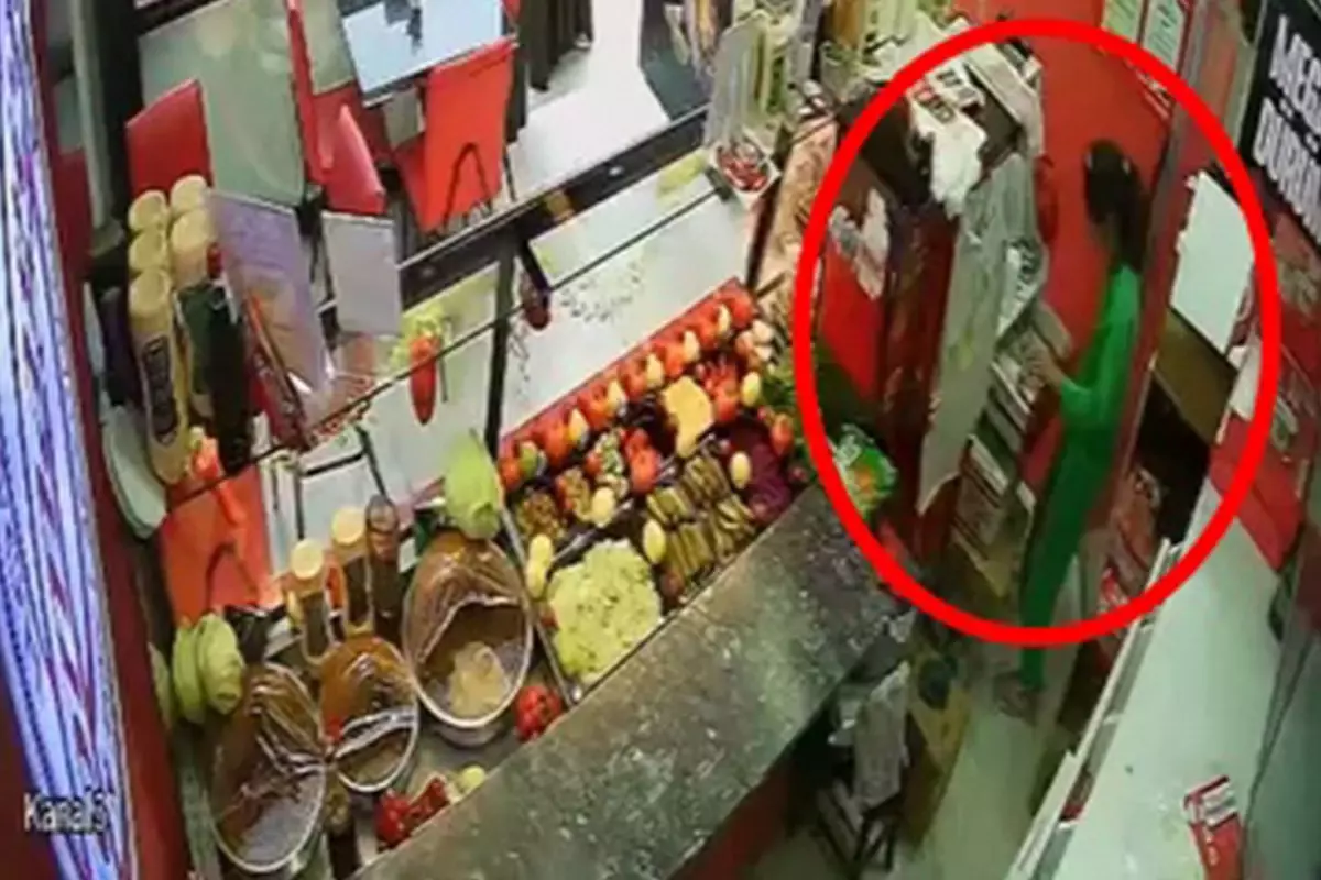 Bursa İnegöl'de Küçük Çocuğa Hırsızlık Yaptırıldı