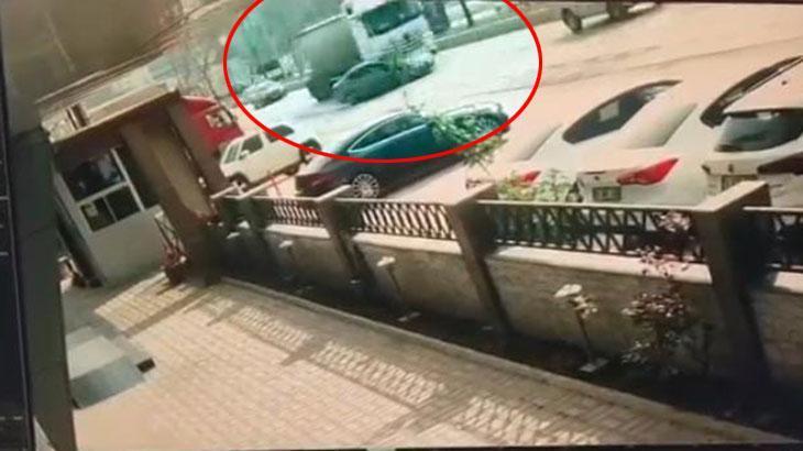 Bursa Kestel’de Şerit Değiştiren Otomobil TIR’ın Altında Savruldu