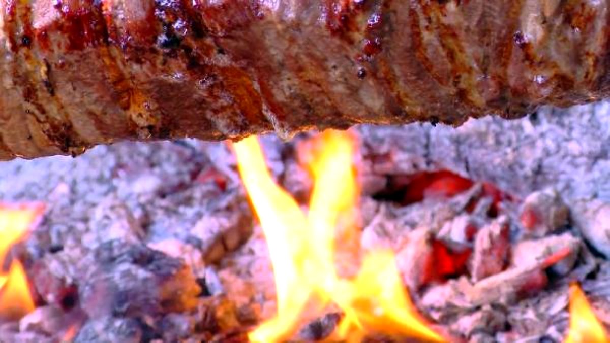 'Cağ kebabı' için her gün 200 'kuzu' kesiliyor
