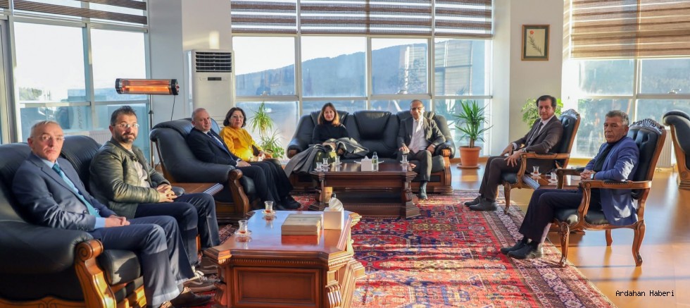 CHP Ardahan İl Teşkilatından Rektör Emiroğlu’na Hayırlı Olsun Ziyareti