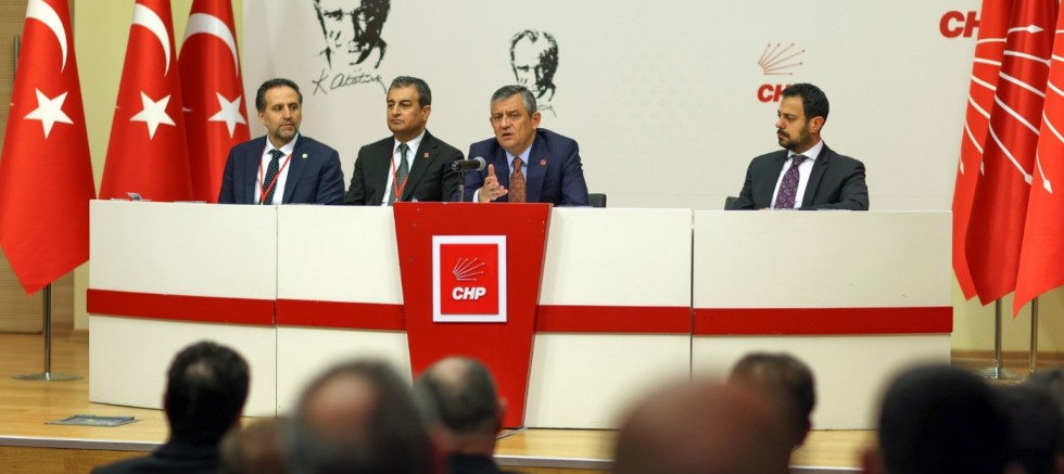 CHP’de Yerel Yönetim Zirvesi: Halkçı Belediyecilik Yol Haritası Belirlendi