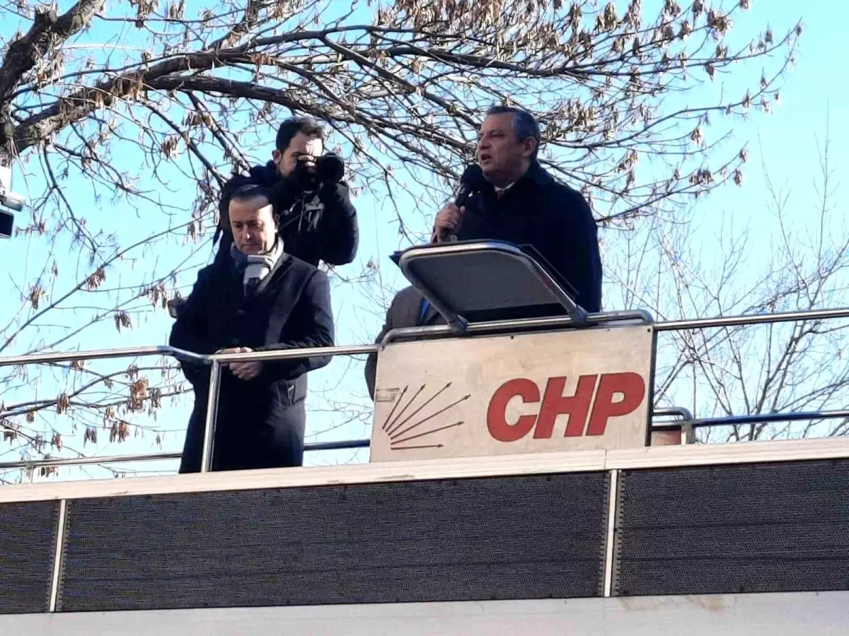 CHP Genel Başkanı Özel, Kars'ta partisinin il binasının açılış töreninde konuştu Açıklaması
