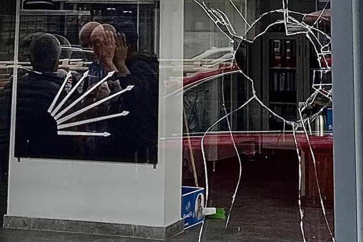 CHP Keçiören İlçe Binasına Taşlı Saldırı: Şüpheli Yakalandı