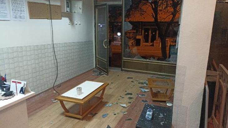 CHP mahalle temsilciğinin camları kırıldı