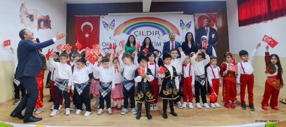 Çıldır’da Minik Yıldızlar Geçidi: Anaokulu Öğrencilerinden Unutulmaz Yıl Sonu Gösterisi