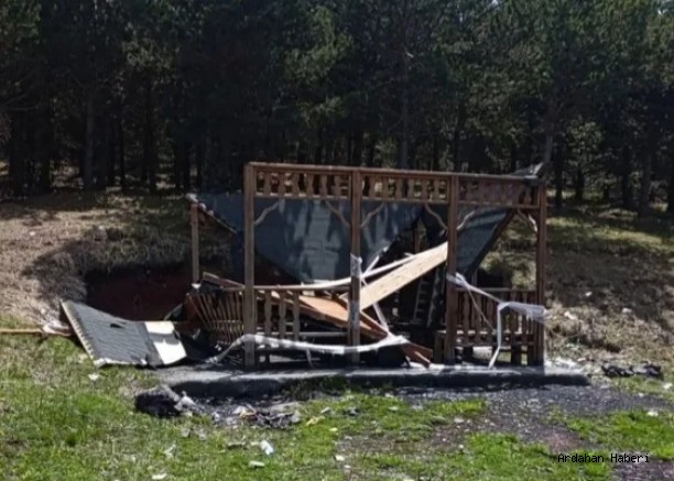 Çıldır'da Vandallık: Mozeret Piknik Alanı'ndaki Tahribat Büyük Tepki Çekti