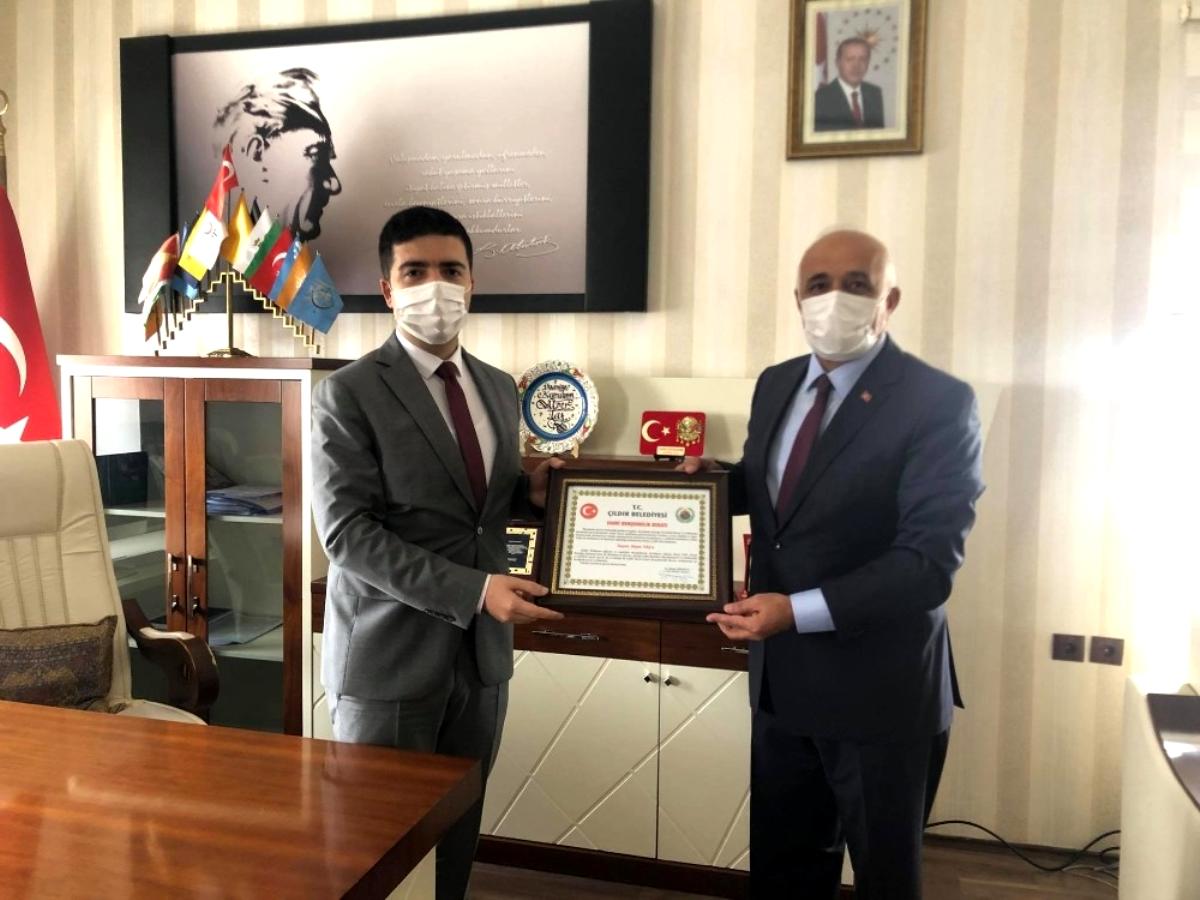 Çıldır Kaymakamı Taş'a fahri hemşehrilik beratı