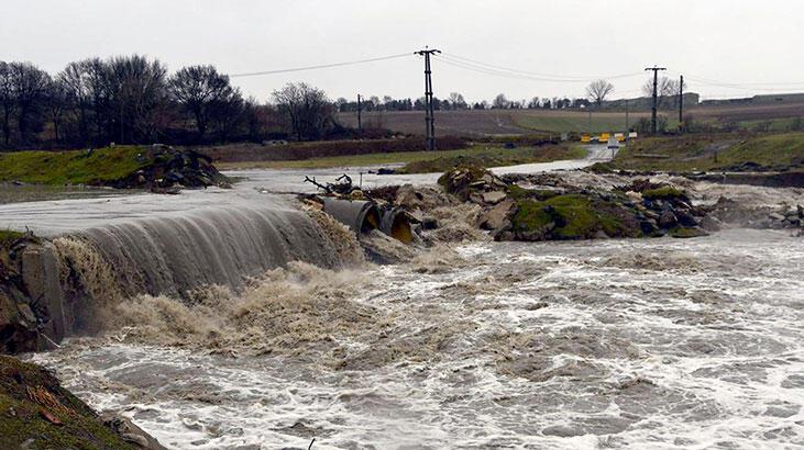 Çorlu Deresi taştı, tarım alanları su altında kaldı