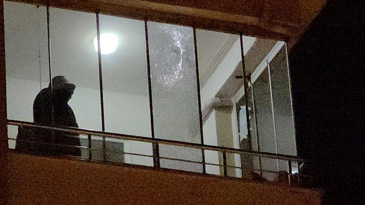 Çorum’da Yorgun Mermi Paniği: Balkon Duvarına İsabet Etti