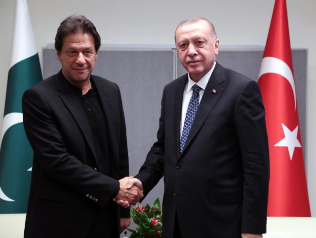 Cumhurbaşkanı Erdoğan, Pakistan Başbakanı Han'ı kabul etti