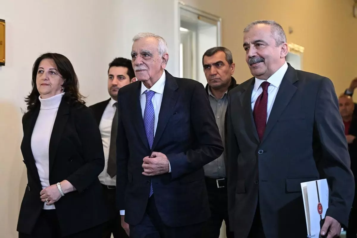 DEM Parti heyeti, İmralı'ya ikinci ziyaret için Adalet Bakanlığı'na başvuruda bulundu