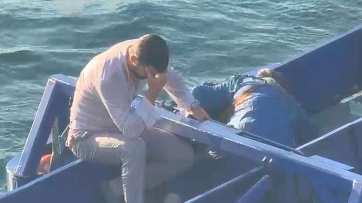 Denize düşen kadını gördü bir an bile tereddüt etmedi! Galata Köprüsü’nden atladı