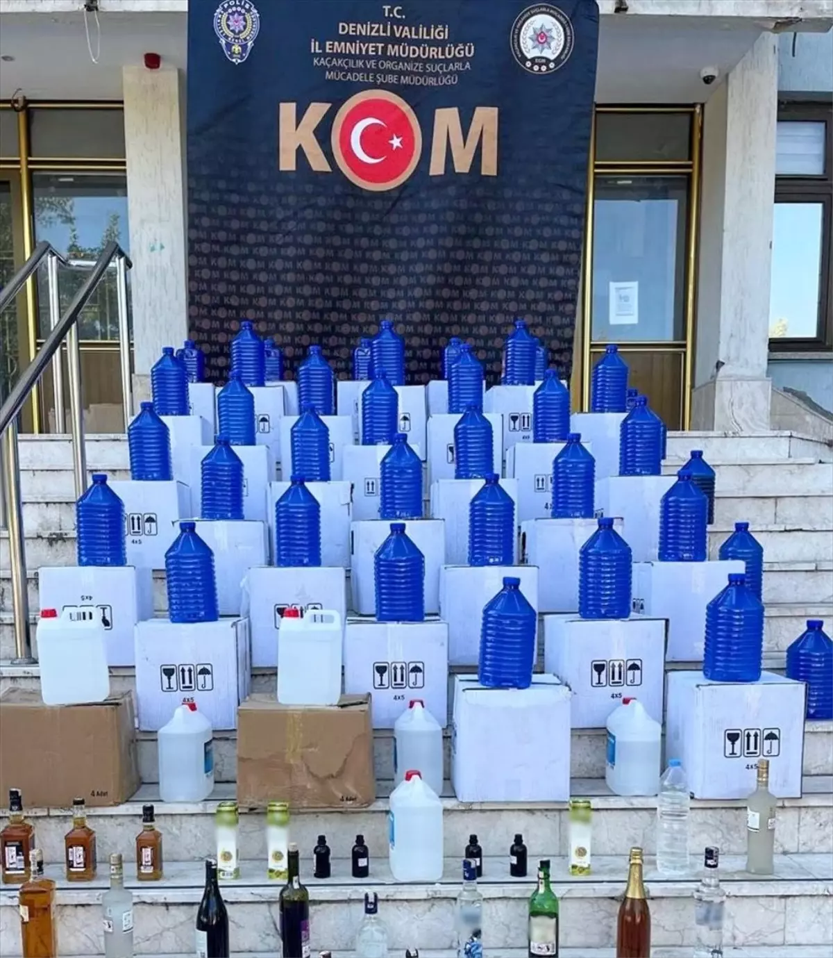 Denizli'de Kaçak Alkol Operasyonu: 642 Litre Etil Alkol Ele Geçirildi