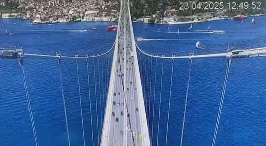 Deprem 15 Temmuz Şehitler Köprüsü'nün kamerasına böyle yansıdı