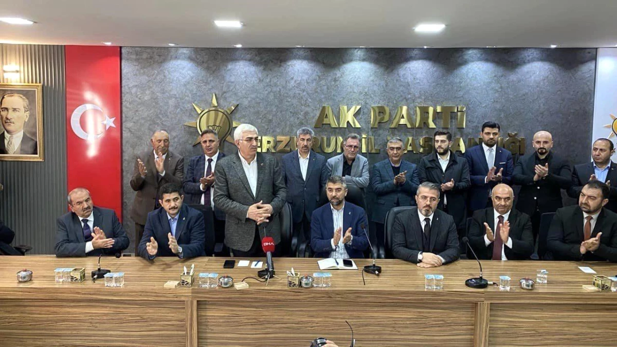 DEVA Partisi Horasan İlçe Başkanı ve Yönetimi AK Parti'ye katıldı