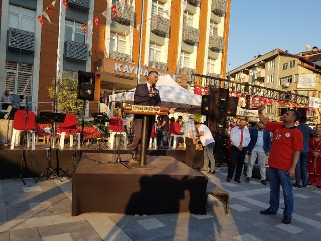 Devrek'te Baston ve Kültür festival meşalesi ateşlendi