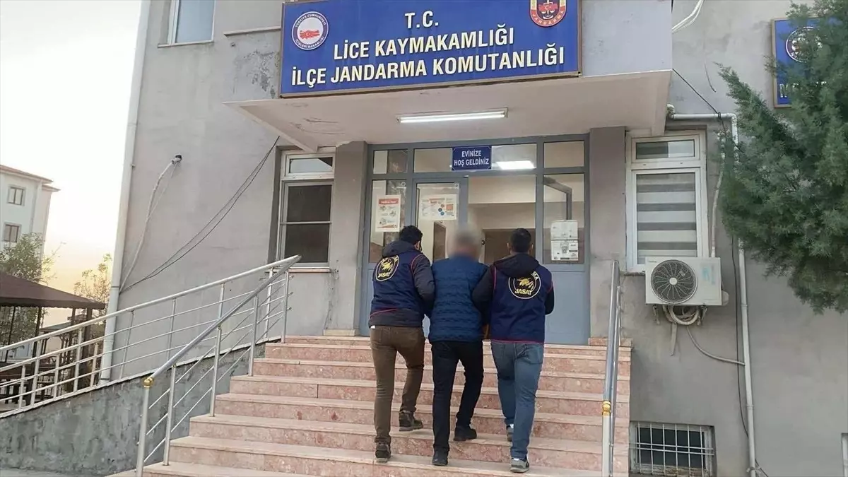 Diyarbakır’da Uyuşturucu Suçundan Aranan Firari JASAT Operasyonuyla Yakalandı