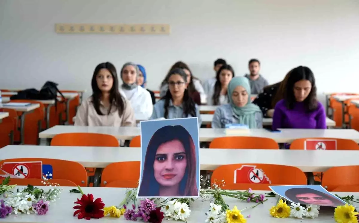 Düğün Hazırlıkları Sırasında Eşi Tarafından Öldürülen Hatice Agcakale Buzlak İçin Üniversitesinde Yas Tutuldu