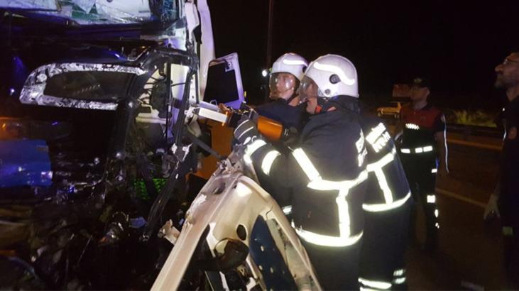 Edirne'de 2 TIR çarpıştı! 1 kişi hayatını kaybetti