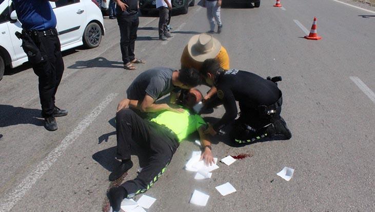 Ehliyetsiz motosiklet sürücüsü polise çarptı! 'Dur' ihtarına uymadı