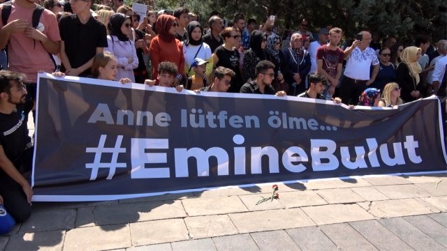 Emine Bulut'un öldürüldüğü yerde 'idam' istediler