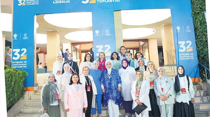Emine Erdoğan AK Parti kadın milletvekilleriyle buluştu