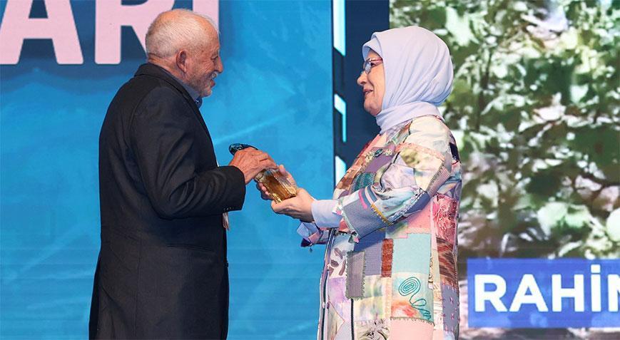 Emine Erdoğan'dan Rahim Demirbaş için taziye mesajı
