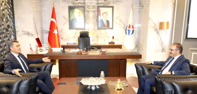 Emniyet Müdürü Zeybek'ten Rektör Gür'e ziyaret