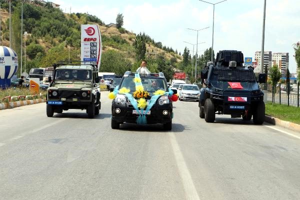 Emniyet müdürünün makam aracı, şehit oğluna sünnet arabası oldu