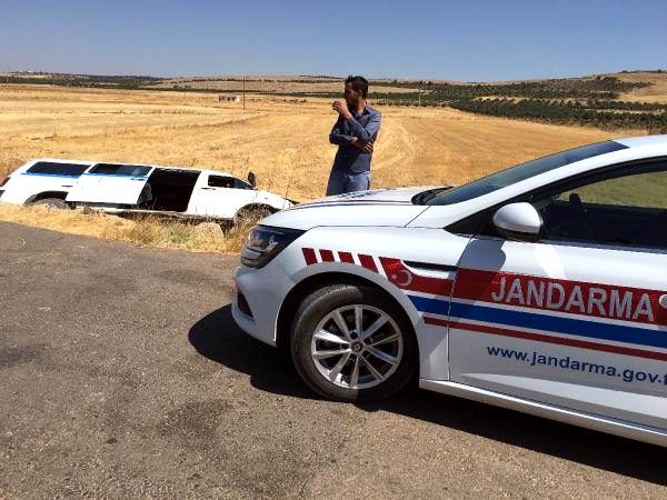 Engelli öğrencileri taşıyan minibüs devrildi: 10 yaralı