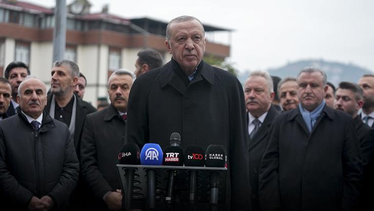 Erdoğan, Bayram Namazını Memleketi Rize’de Kıldı ve Orta Doğu Mesajı Verdi