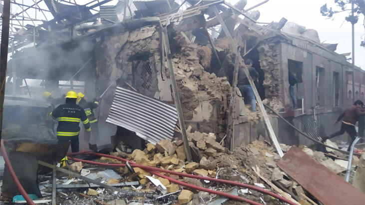 Ermenistan Azerbaycan'ın Gence şehrine füzelerle saldırdı