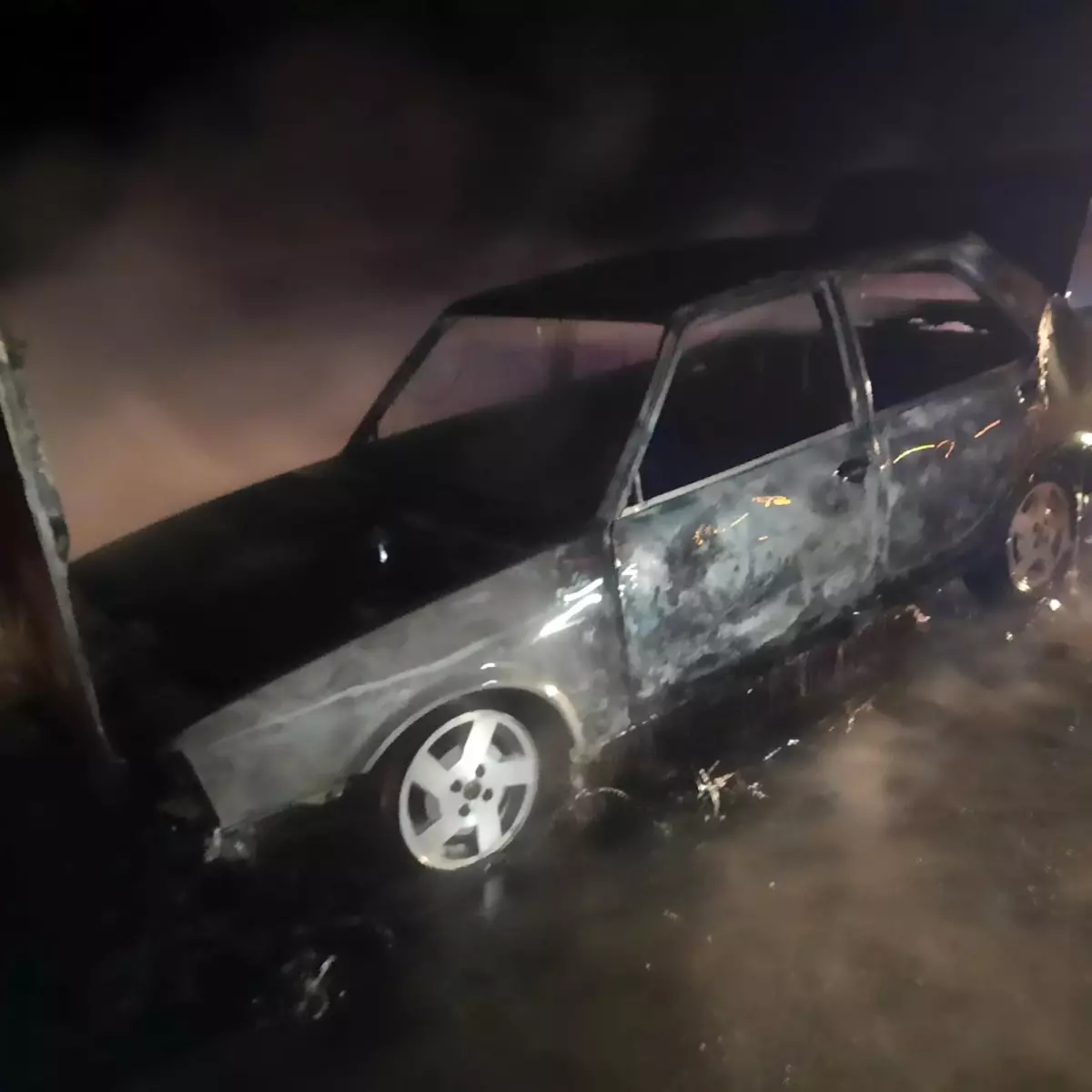 Erzincan'da Seyir Halindeki Fiat Tofaş Araç Yandı