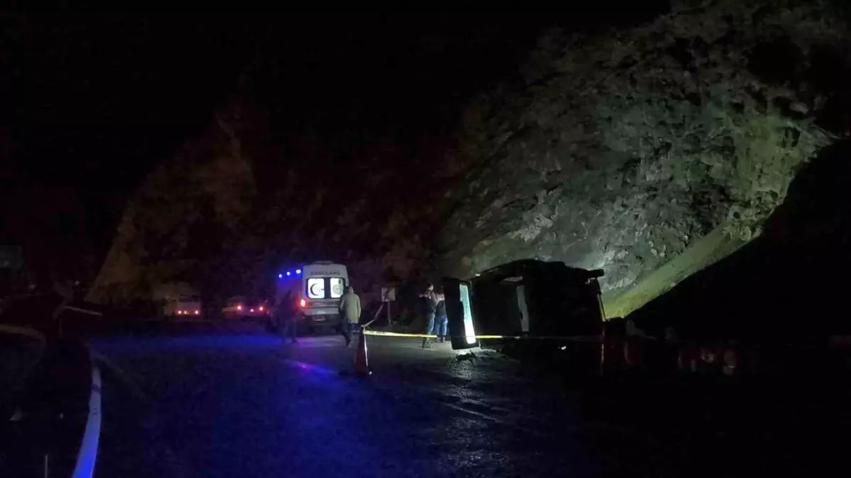 Erzurum-Artvin Karayolunda Trafik Kazası: 1 Ölü, 3 Yaralı
