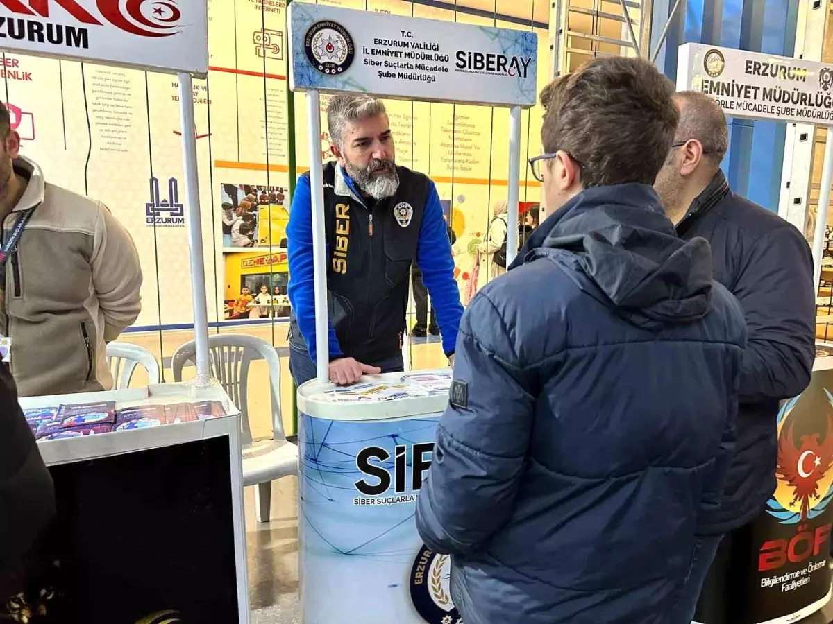 Erzurum Emniyeti Gençlere Yönelik Bilgilendirme Çalışmalarını Sürdürüyor