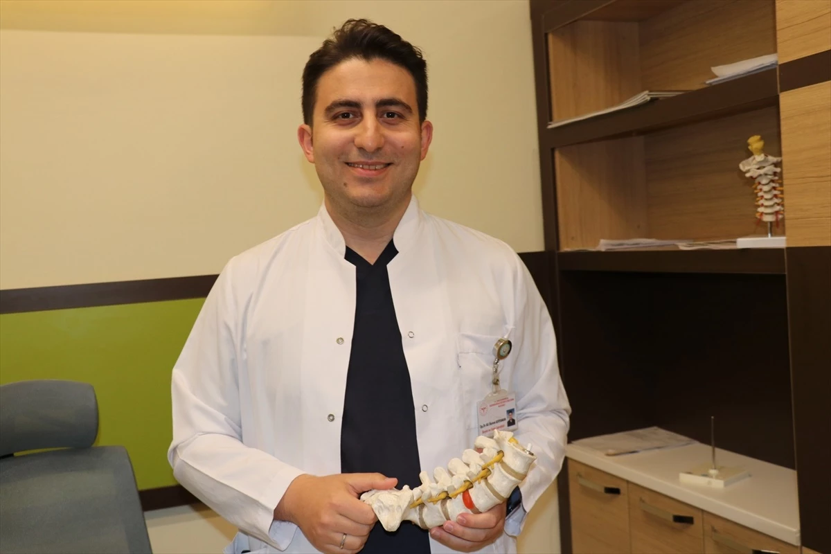 Erzurum Şehir Hastanesinde bel fıtığı tedavisi endoskopik yöntemle yapılıyor