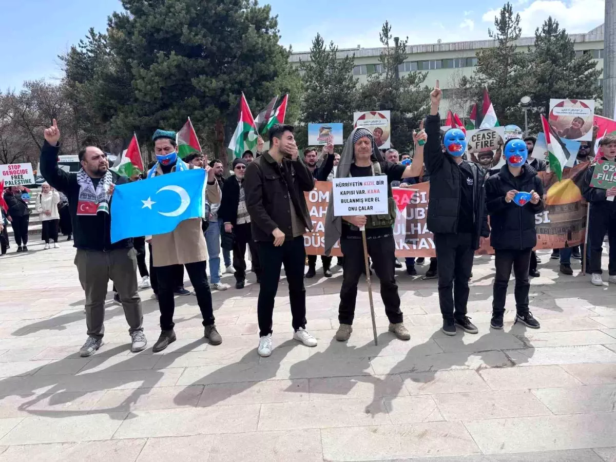 Erzurum'da Gazze ve Doğu Türkistan İçin Protesto Yürüyüşü Düzenlendi