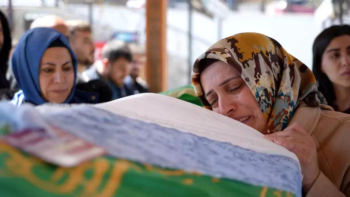 Erzurum'da Genç Kadın Cinayeti: Hatice Agcakale Buzlak Vahşice Öldürüldü