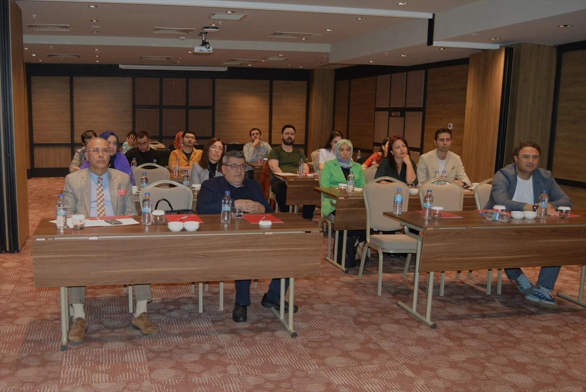 Erzurum'da Kronik Miyeloid Lösemi Günü'nde sağlık çalışanlarına toplantı düzenlendi