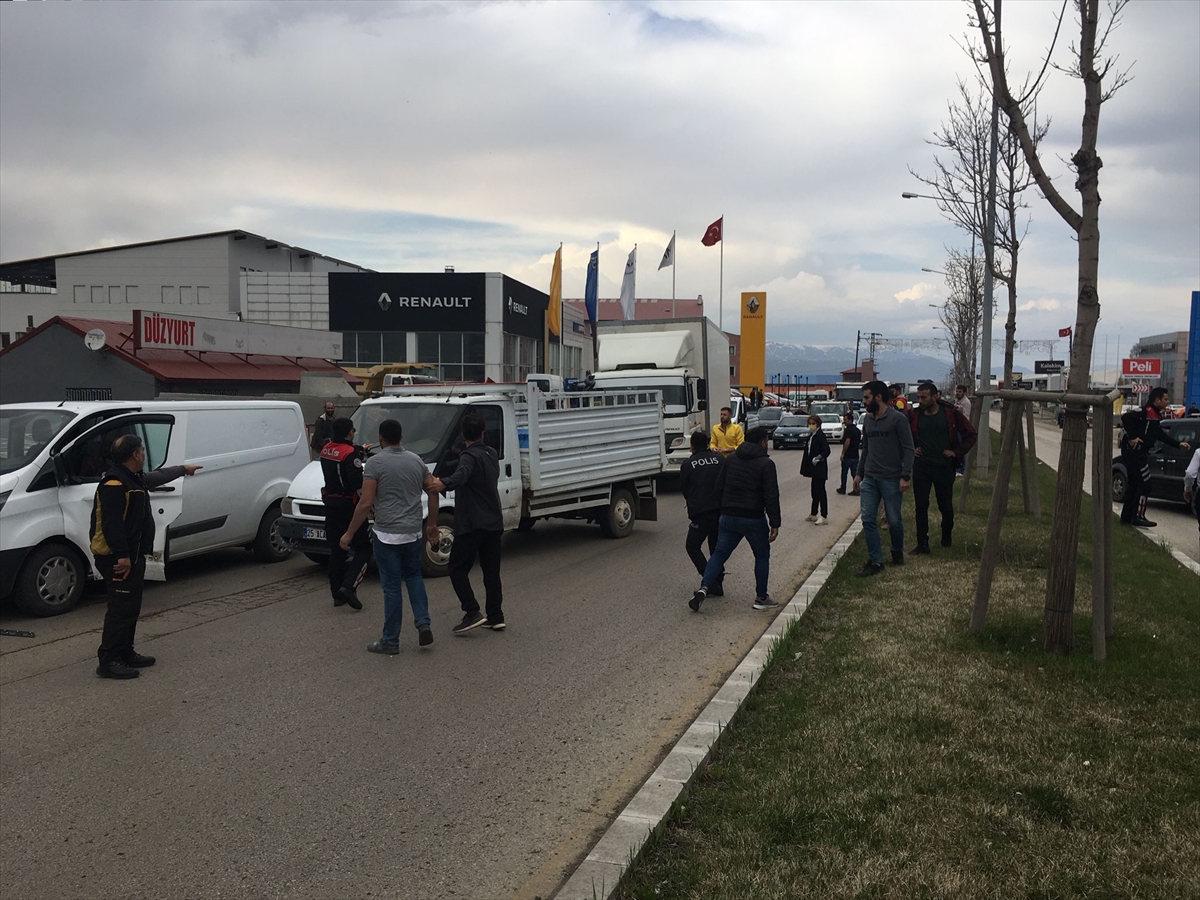 Erzurum'da silahlı ve sopalı kavgada 2 kişi yaralandı