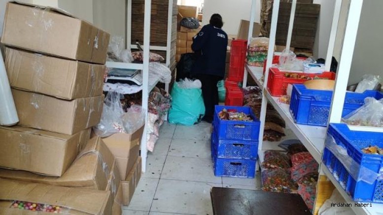 Esenyurt’ta Ruhsatsız Şekerleme İmalathanesine Baskın: 9,4 Ton Ürün İmha Edildi