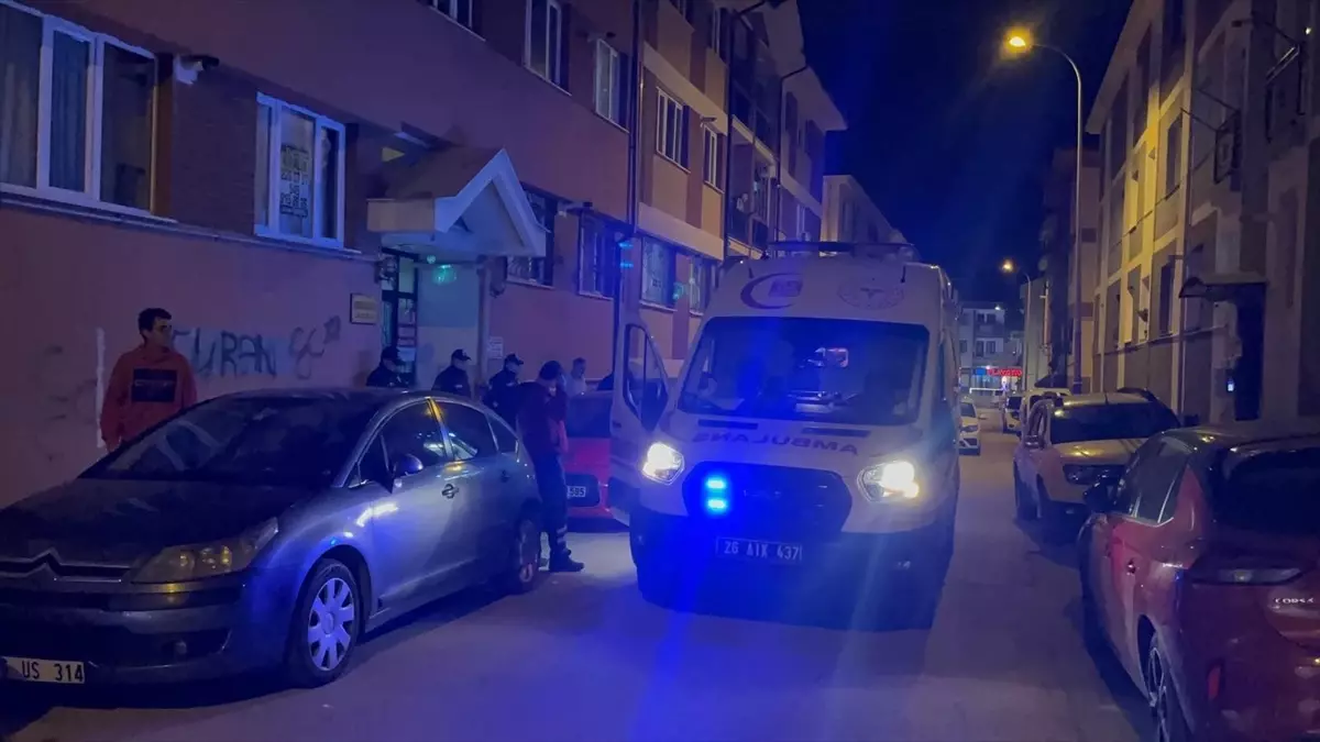 Eskişehir’in Odunpazarı ilçesinde yalnız yaşayan bir kişi evinde ölü bulundu.