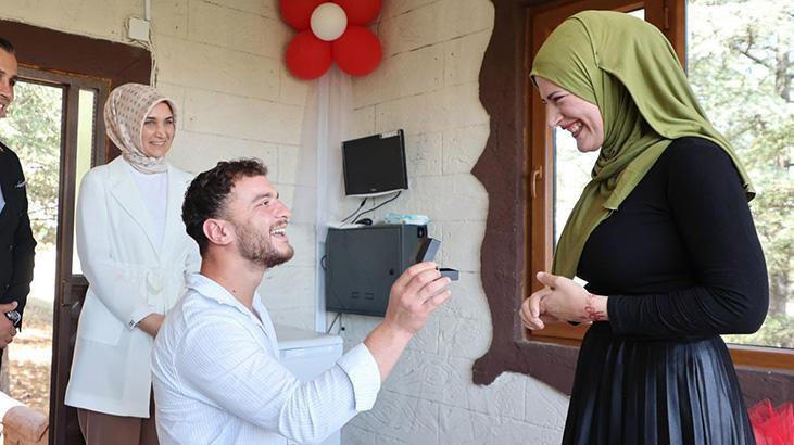 Evlilik teklifinde vali sürprizi: Rahatsız etmedik umarım