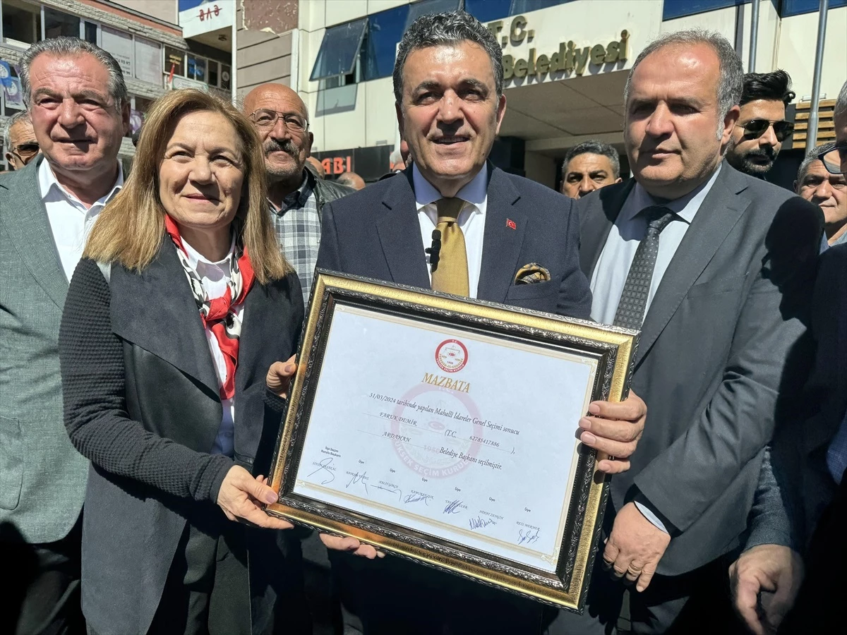 Faruk Demir, Ardahan Belediye Başkanlığı Mazbatasını Aldı 