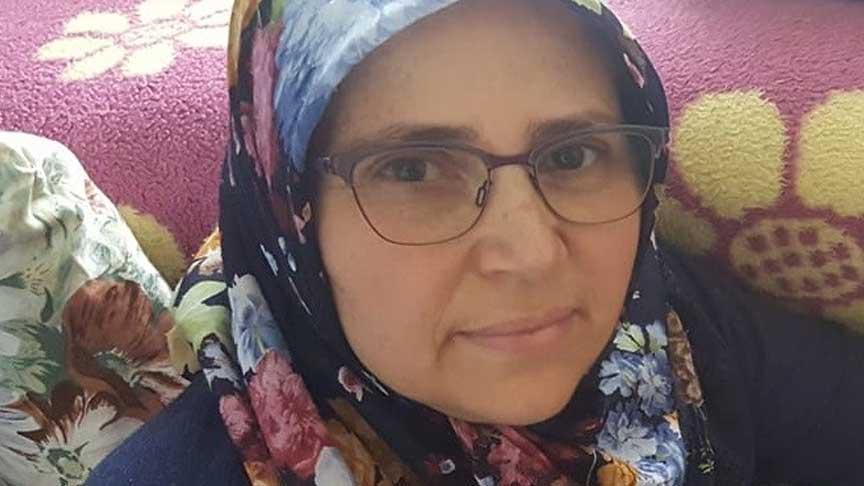 Feci ölüm! Sahipsiz köpeklerden kaçarken aracın altında kaldı