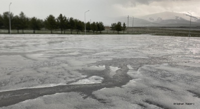 Fındık Büyüklüğünde Dolu Yağdı: Ardahan-Damal Yolu Beyaza Büründü