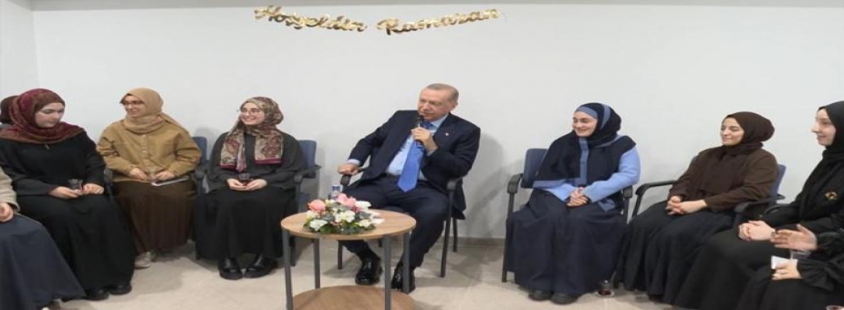 Cumhurbaşkanı Erdoğan, Marmara Üniversitesi İlahiyat Fakültesi Öğrencileriyle Buluştu